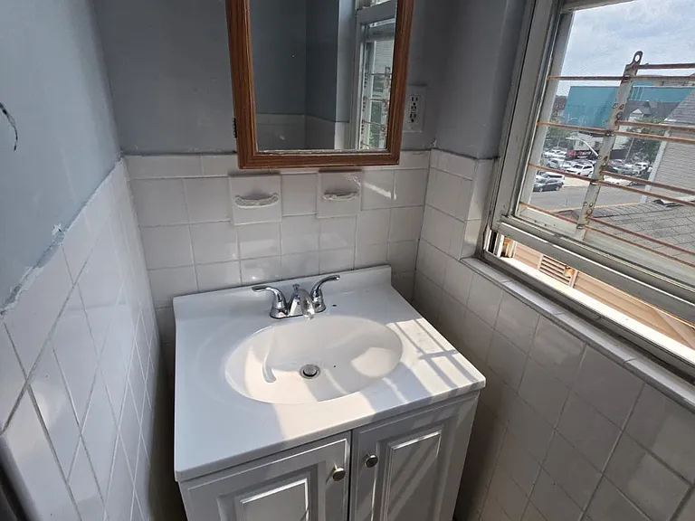 133 Elizabeth Ave #3 — Photo 8