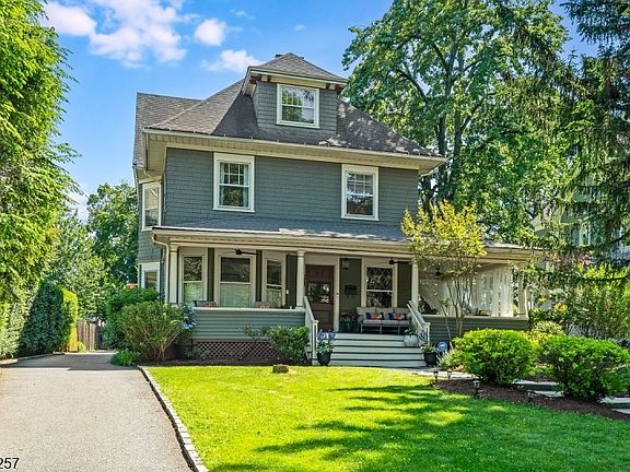 2nd image of 214 Lorraine Ave