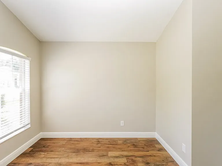 936 Haverford Dr — Photo 10