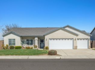 683 W Nevada St, Kingsburg, CA