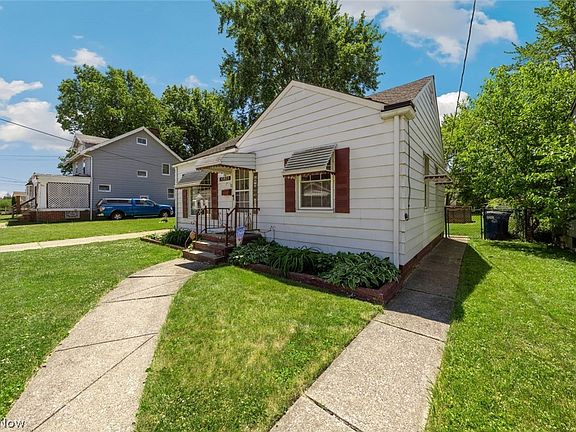 3rd image of 12823 Kirton Ave