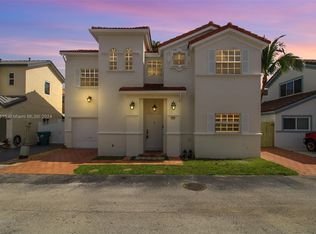 989 NW 126th Path, Miami, FL 33182