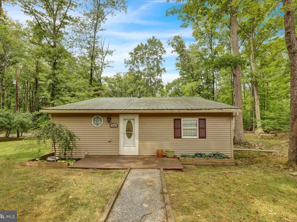 140 Hemlock Dr, Fredericksburg, PA 17026