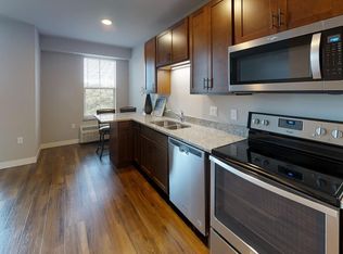 4721 Farwell St #100, Mc Farland, WI 53558
