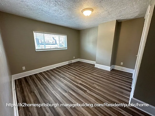 1130 Irwin St — Photo 14