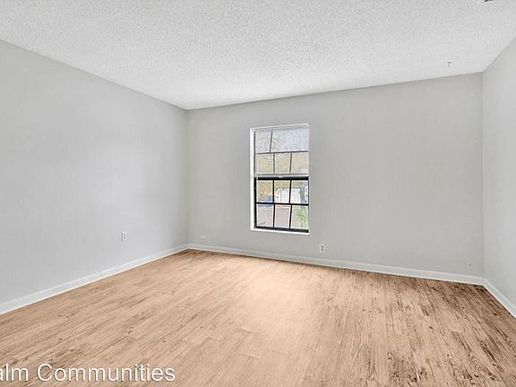 4th image of 1306 W Waters Ave #B
