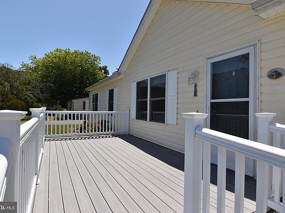 2nd image of 5 Lighthouse Dr