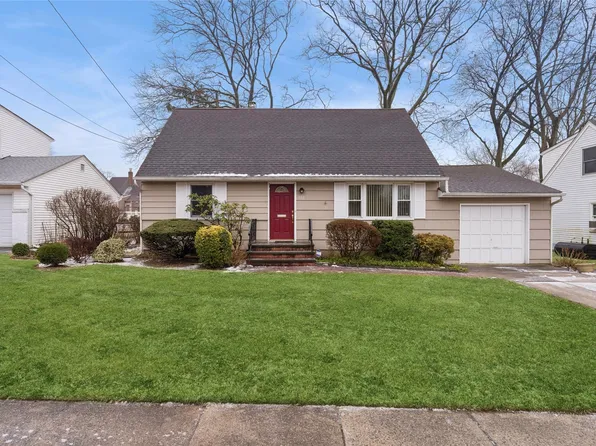 137 Arleigh Drive, Albertson, NY 11507