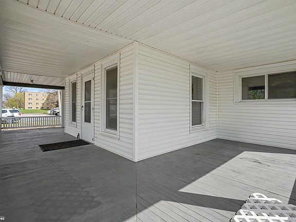 3rd image of 406 W Broad St