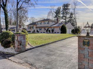 49 Fish Hawk Dr, Middletown, NJ 07748