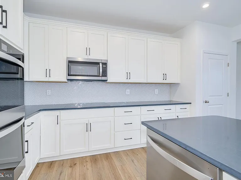 500 Tracy Way — Photo 7