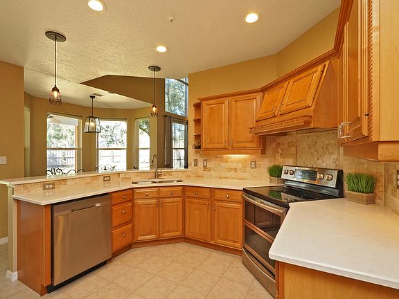 3rd image of 2135 River Oaks Ct