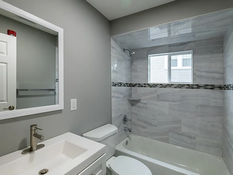 57 Peters Pl #4 — Photo 7