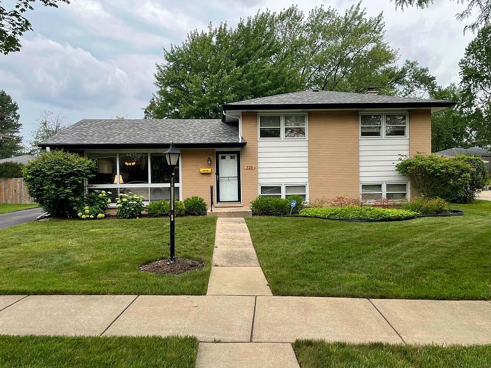 1st image of 326 Crescent Dr