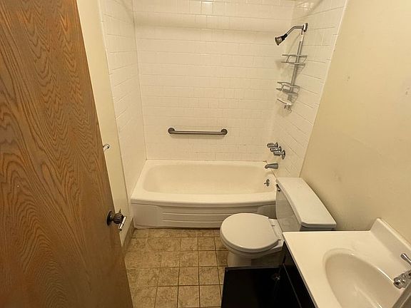 5th image of 2629 Folsom St APT 102