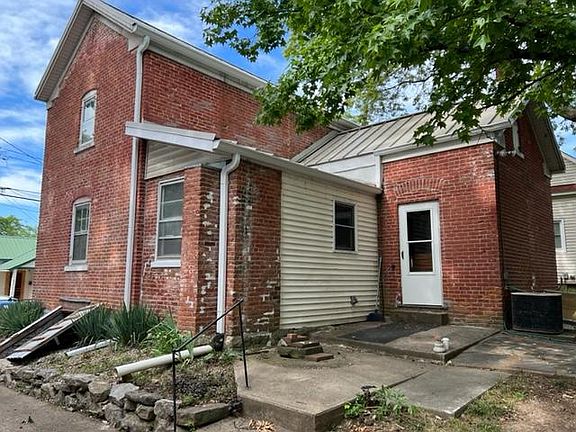 2nd image of 475 Merchant St
