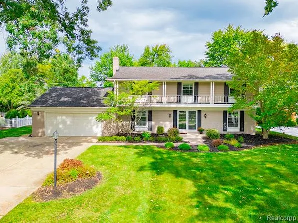 8160 Manchester Blvd, Grosse Ile, MI 48138