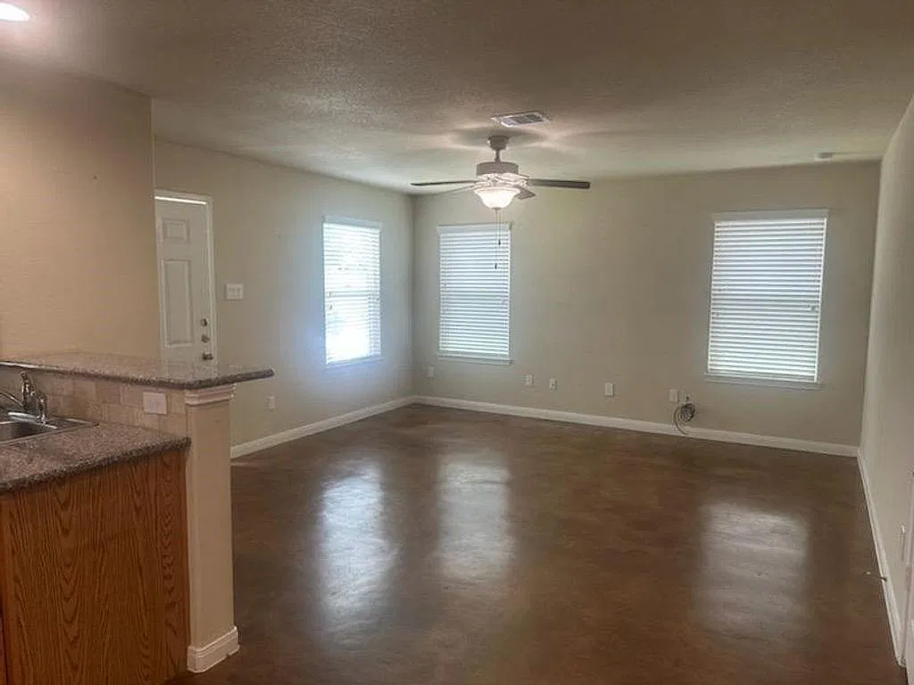 2 bed, 2.0 bath, 1051 sqft, $1,265 — Photo 2