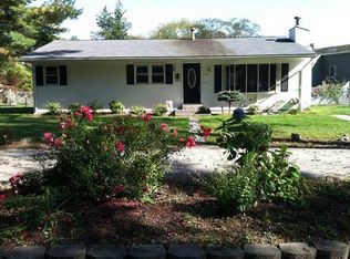 10 E Scenic View Dr, Johnston, RI 02919