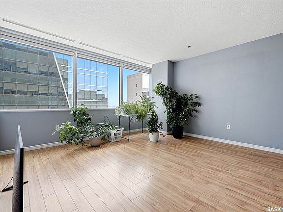 5th image of 1914 Hamilton Street #1102