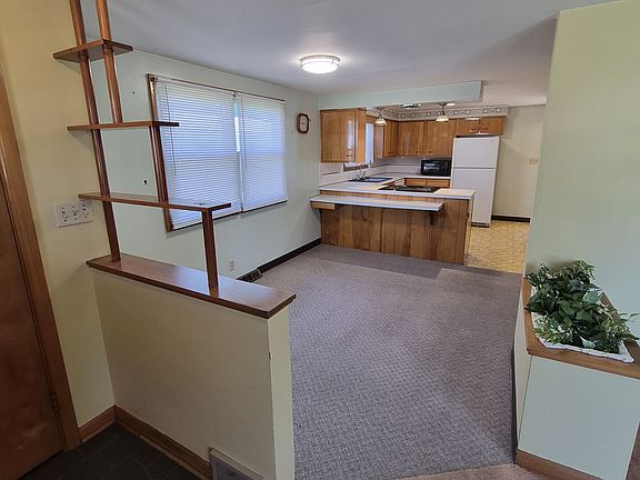 2nd image of 324 Church Ave SE