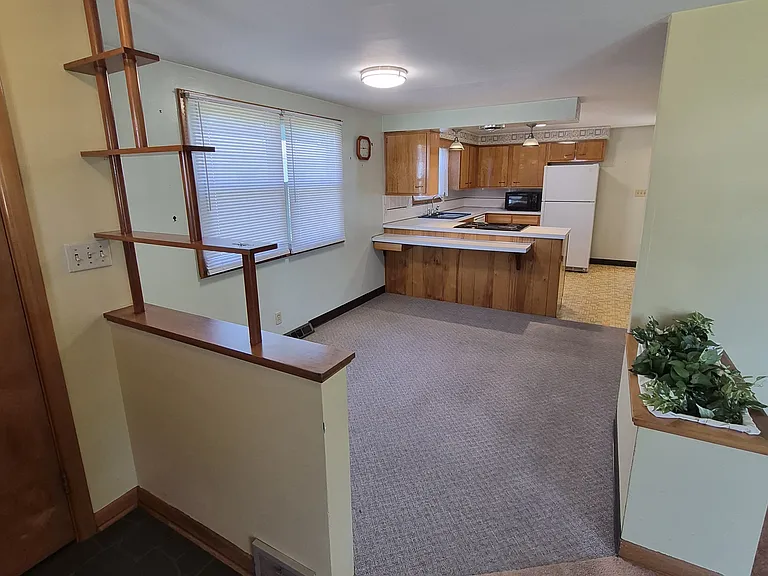 324 Church Ave SE — Photo 2