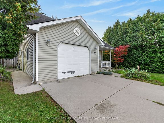3rd image of 82 William St
