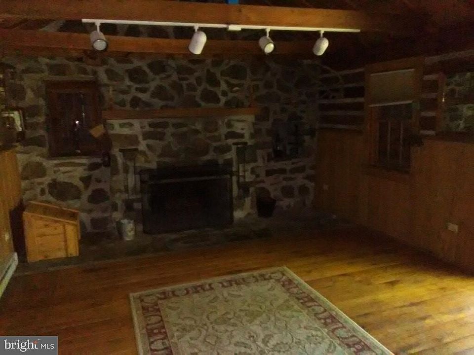 2nd image of 550 S Tower Rd