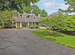 35 Gatehouse Rd, Bedminster, NJ 07921