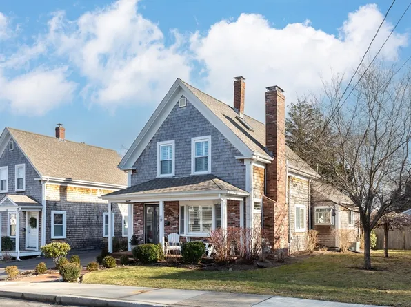 12 Hamilton St #12, Plymouth, MA 02360