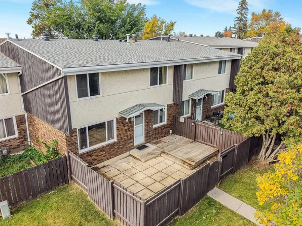 144 Roseland Vlg NW, Edmonton, AB T5E 5R6
