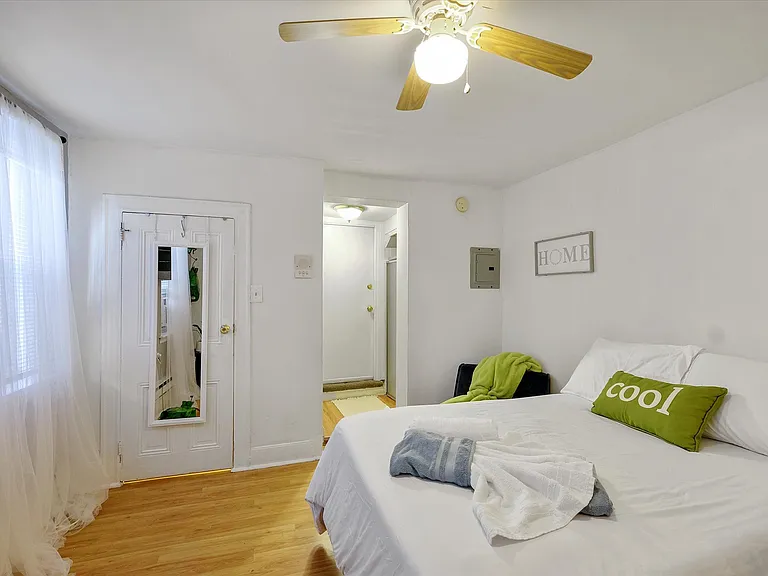 1131 Spruce St #1R — Photo 8