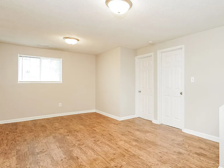 11045 Amburg Ct — Photo 9
