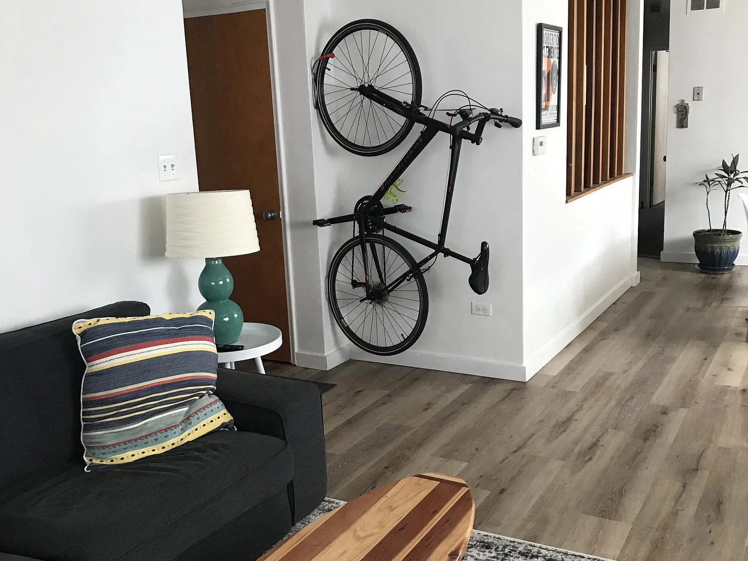 2 bed, 800 sqft, $1,200 — Photo 3
