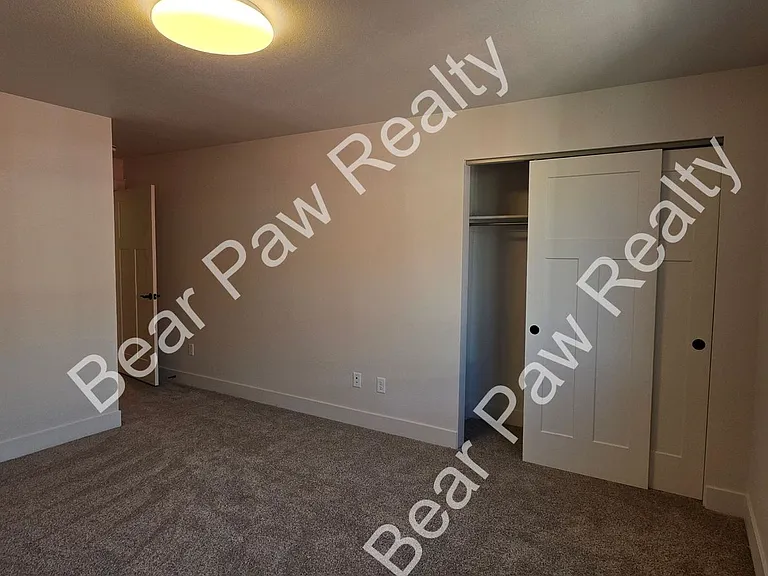 1026 Center Dr — Photo 13