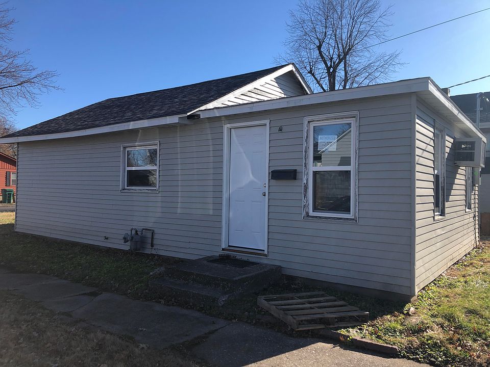 1st image of 2949 Warren Ave #F