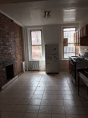 3rd image of 2127 2nd Ave APT 2