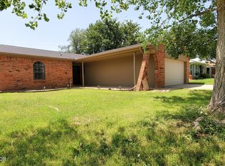 1010 Holly Ln, Canyon, TX 79015