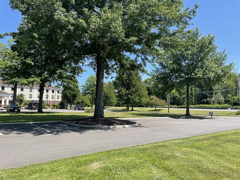 10 Bay — Photo 15