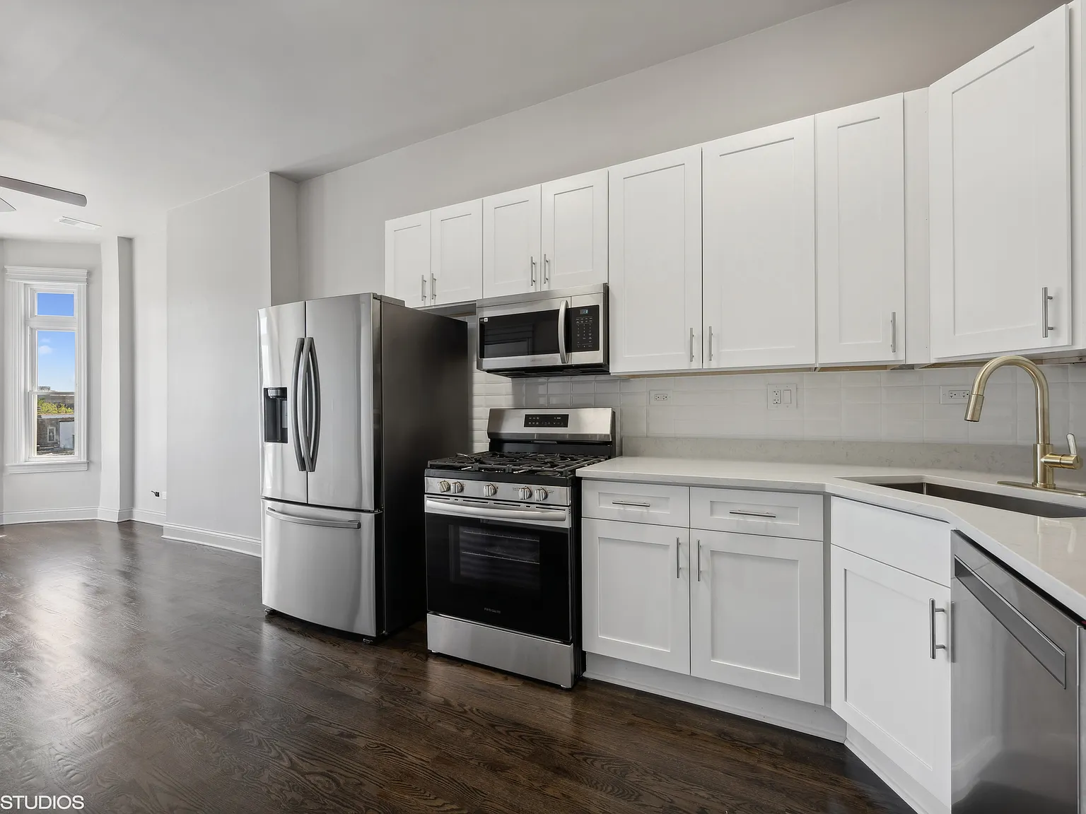 2 bed, $2,400 — Photo 4