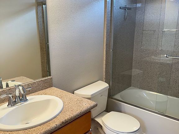 4th image of 190 Healdsburg Ave Unit E