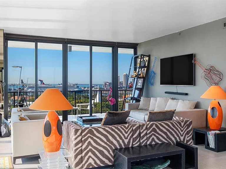 1000 Venetian Way #1501 — Photo 3