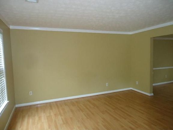 4th image of 174 Beaverwood Ct