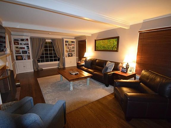 2nd image of 4822 Oak Knoll Dr