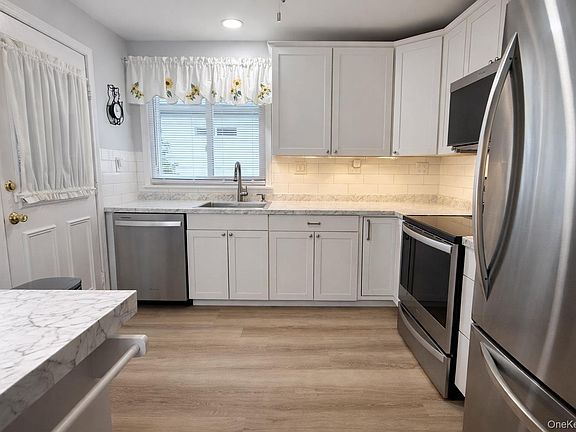 3rd image of 2 Bedford Court