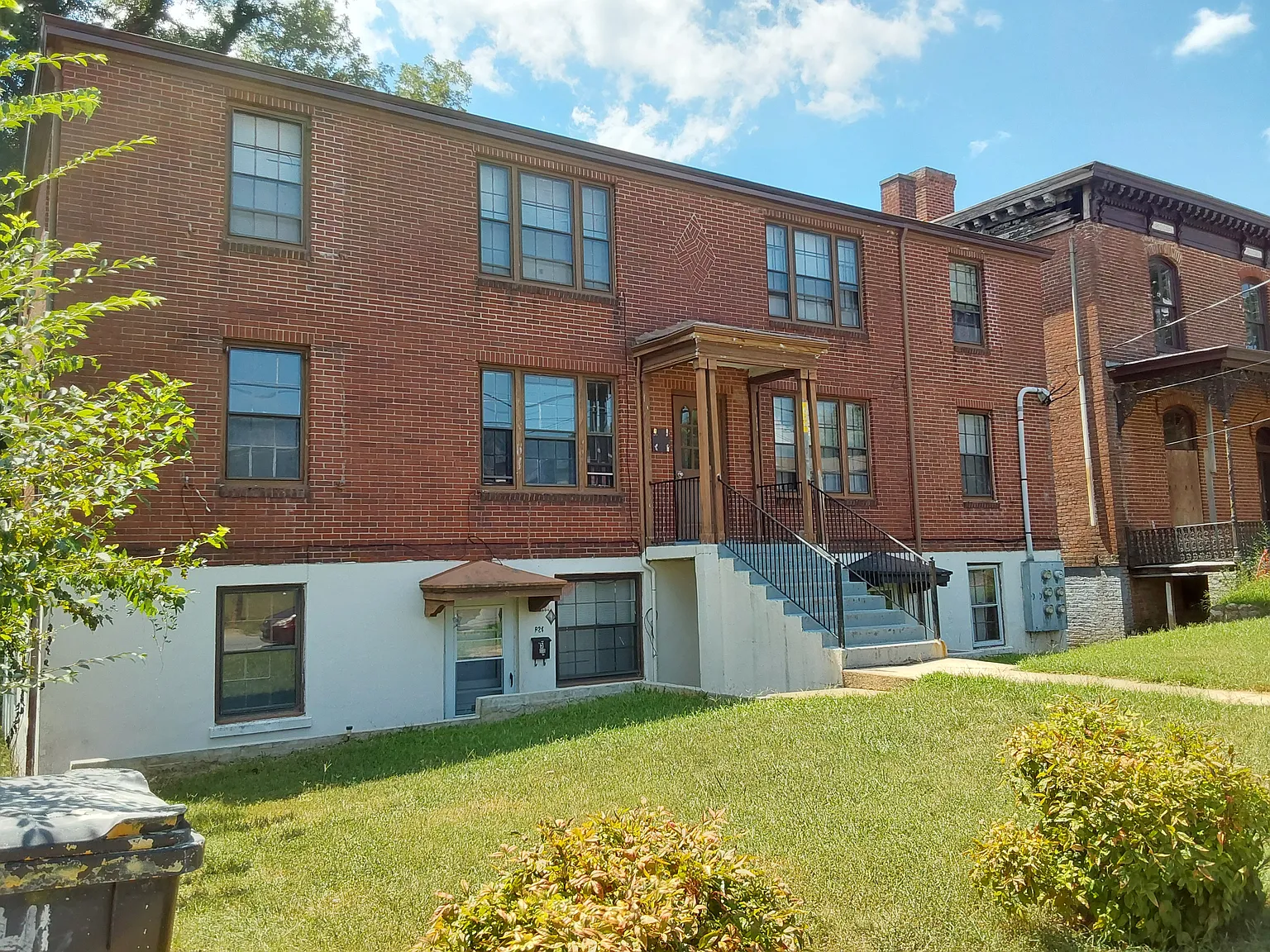 2 bed, 740 sqft, $750 — Photo 1