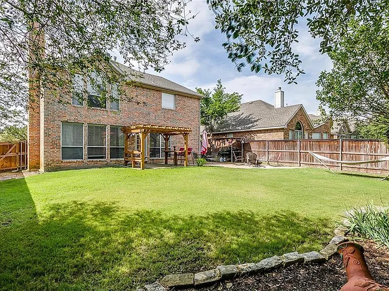 3504 Castlewood Ct — Photo 4