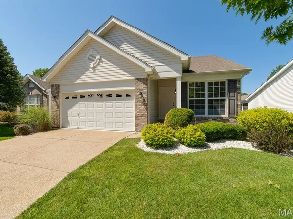 459 Newport Dr, Saint Peters, MO 63376