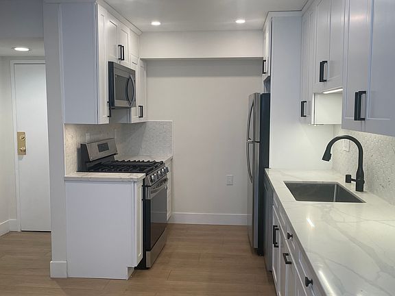 2nd image of 1517 Hi Point St APT 105