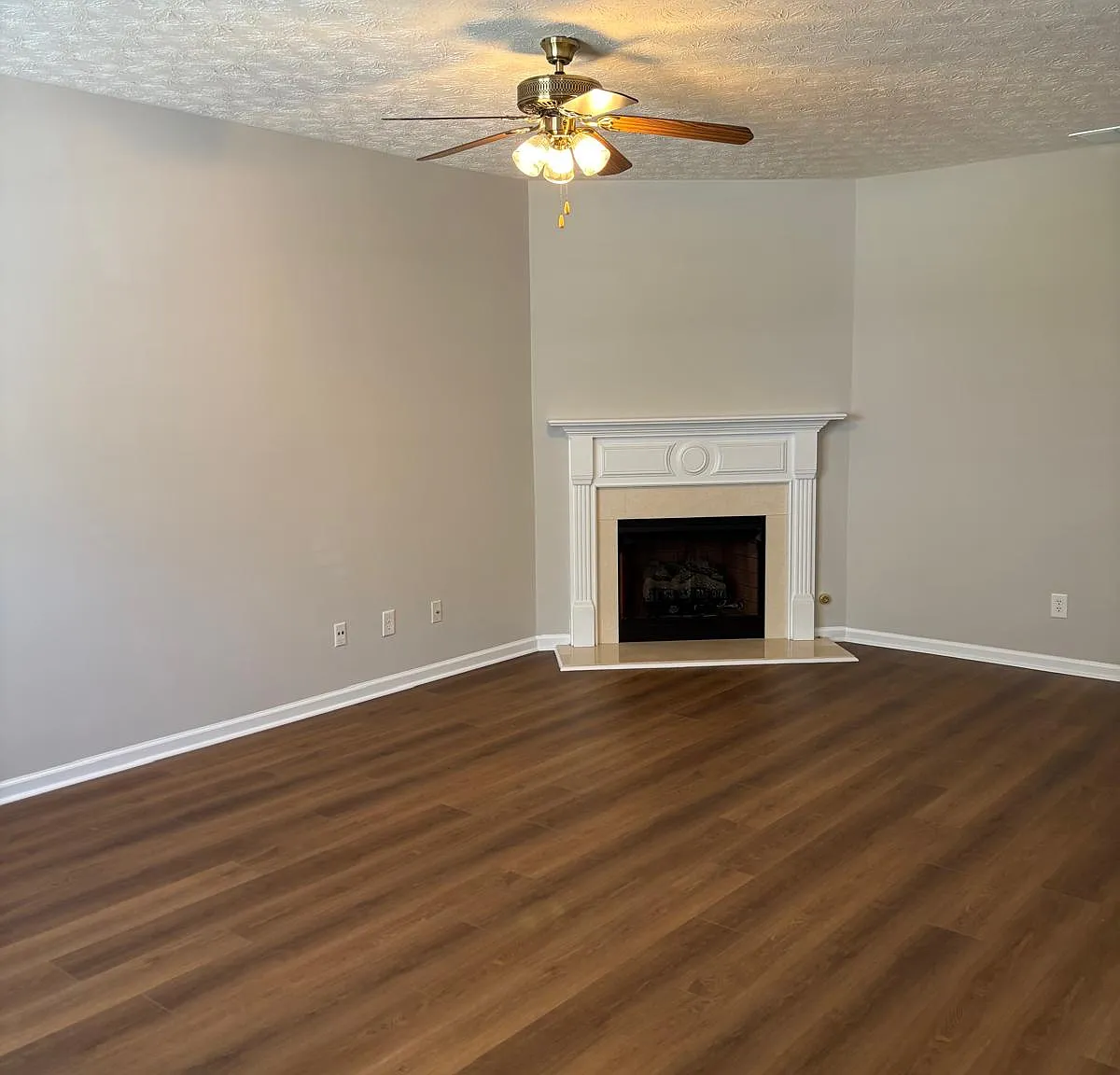 3 bed, 2.5 bath, 1800 sqft, $1,850 — Photo 4